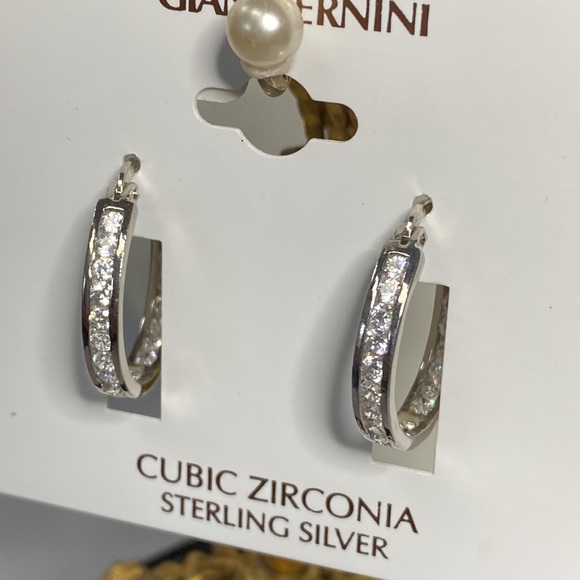 Beautiful sparkly CZ 925 Sterling Silver hoop earrings - Picture 2 of 9